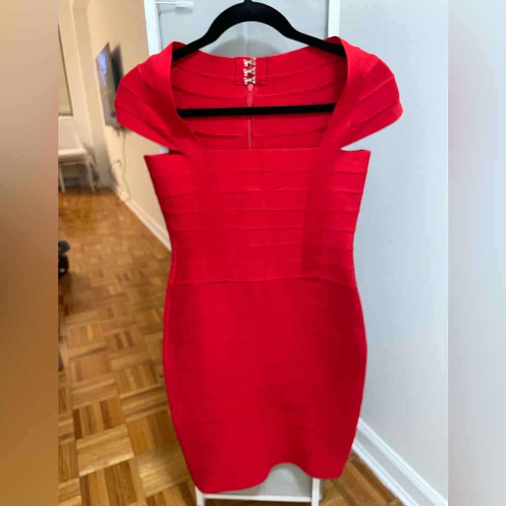 Red bodycon dress